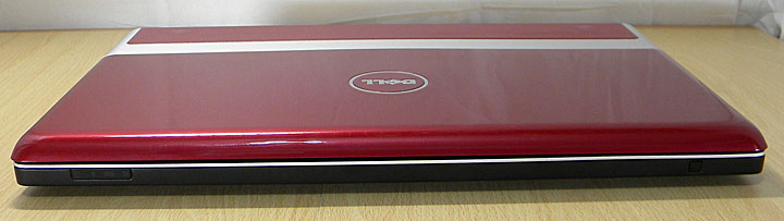 Studio XPS 16の前面を見ていきます。