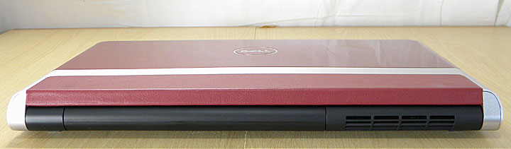 Studio XPS 16の背面