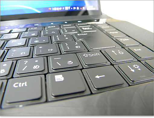 キートップの形状は2段階構造