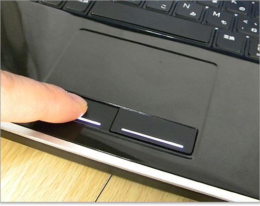 クリックボタンも大きくてストレスがありません。