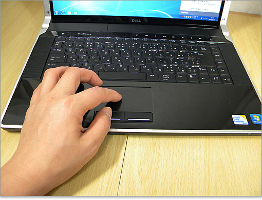 タッチパッドエリアは滑らかに指が滑ります