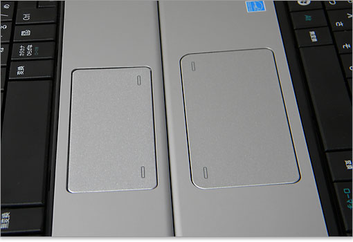 タッチパッドと比べると面積が大きめです。
