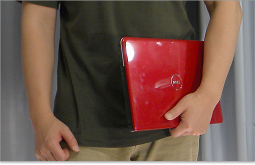 今回のInspiron 13zには4セルバッテリーを