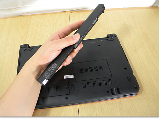 標準の4セルバッテリー