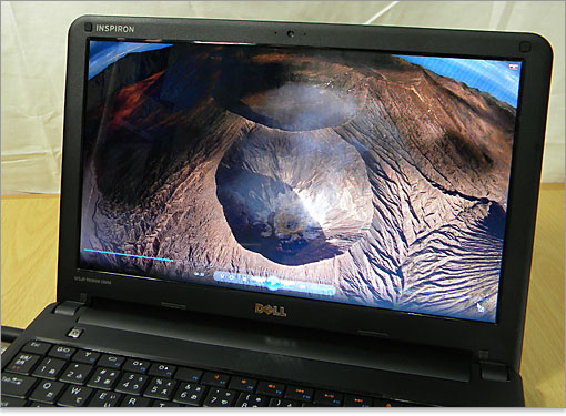 1366x768が一度に表示できる領域はこれくらいです。個人的な見解では、文字が小さくて見えづらいとは思いません。