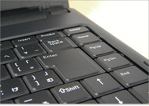 Enterキーが2列目に配置されています。しかし、1列目と2列目に間隔があるので誤操作は少なそうです。