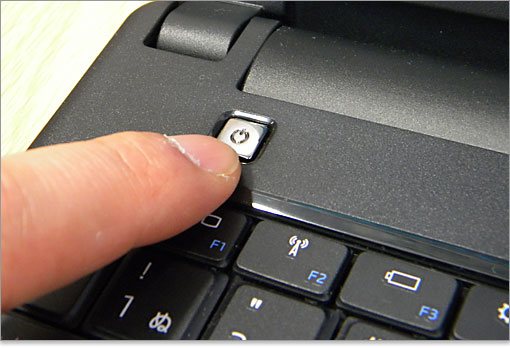 押しやすい電源ボタンです。