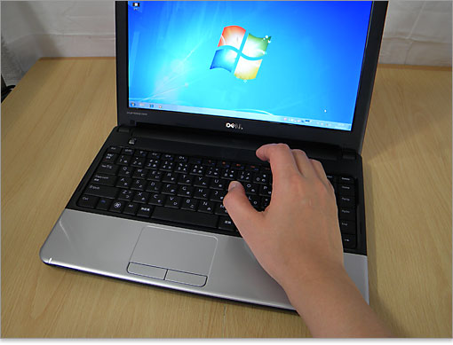 パームレストに乗せた様子。