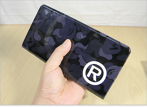 、A BATHING APEとのスペシャルコラボレーションモデルで「BAPE CAMO BLACK」。アパレルブラン