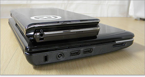 Inspiron Mini 10vと厚みの違い。