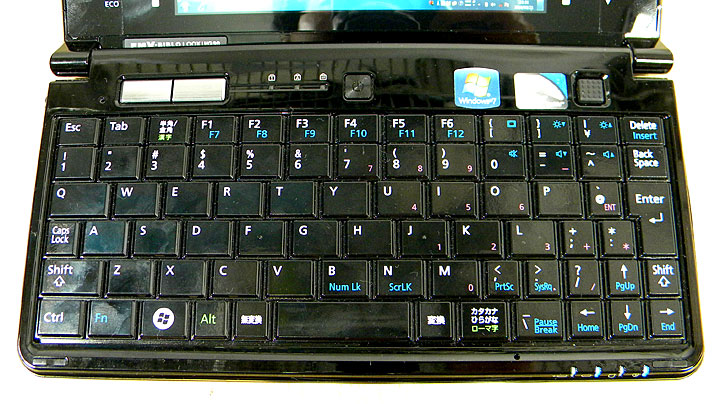 LOOX Uのキーボードとその周辺