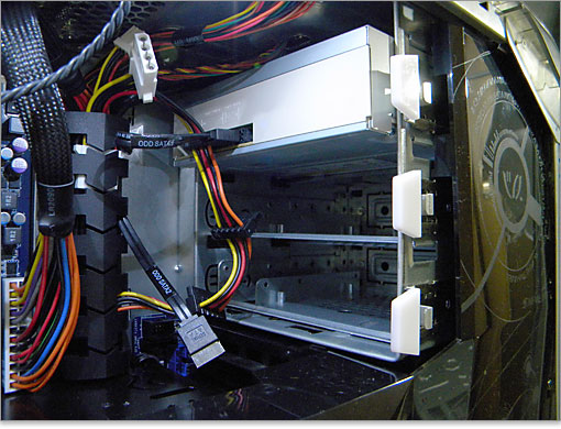 工具要らずのレバータイプです。