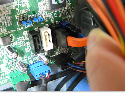 と同じマザーボードなので余って当然です。