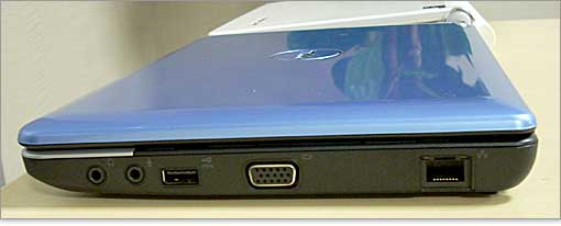 アナログ出力のVGA端子を装備