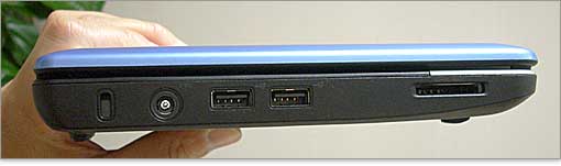 USB端子は全部で3つ