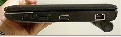 Inspiron Mini 10vを側面から見る。