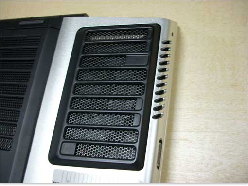 右側にも通気口