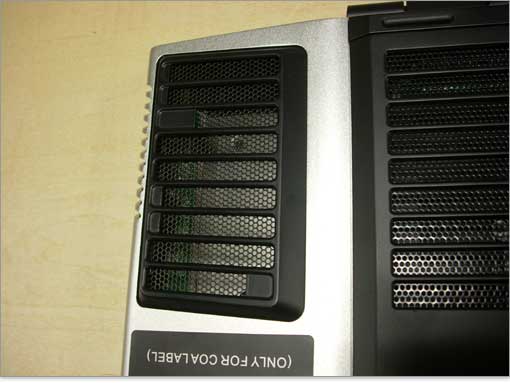 左側にも通気口