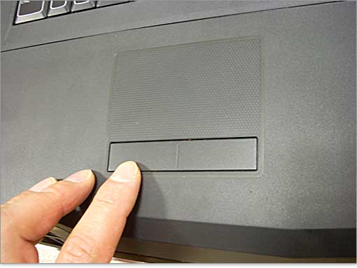 クリックボタンは一枚板