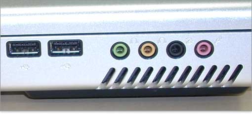 5.1ch対応のスピーカー出力とマイク端子を装備