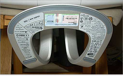 スタンドの底面