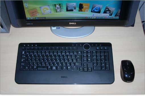 専用のワイヤレスキーボードとマウス