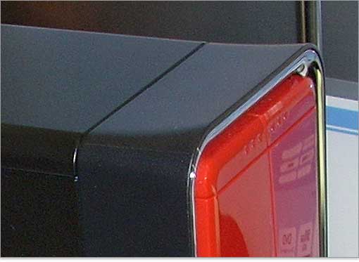 反りあがったデザイン