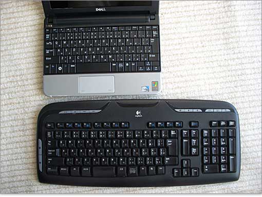 ロジクールのワイヤレスキーボードと比較。