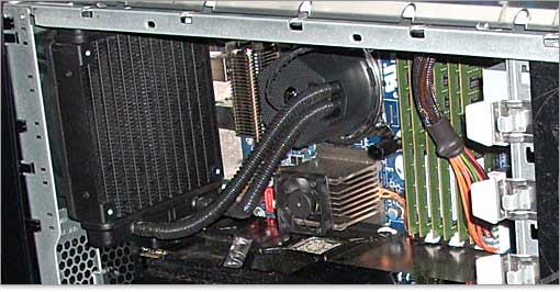 通常の冷却ファンより半分くらいの動作音とのことです。オーバークロック時にも重宝できます。