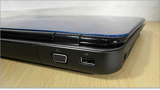 VGA端子とUSB端子