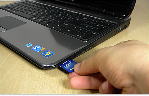 メディアカードスロット