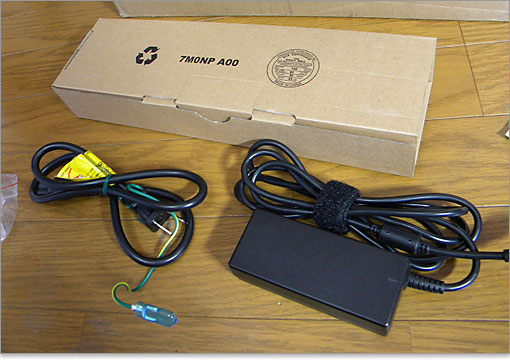 Inspiron 15RのACアダプタとバッテリー