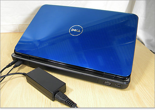 デスクの上に置いたまま