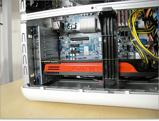 グラフィックカードを搭載