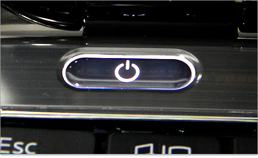 起動中はLEDライト