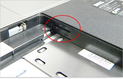 SIMカードスロットがあります。