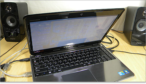 ディスプレイの角度調整で対応