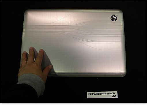 デザインや素材を中心に