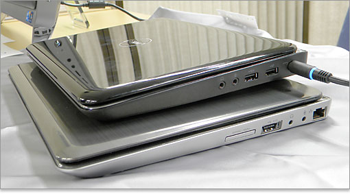 スタンドで厚みを増したデザイン