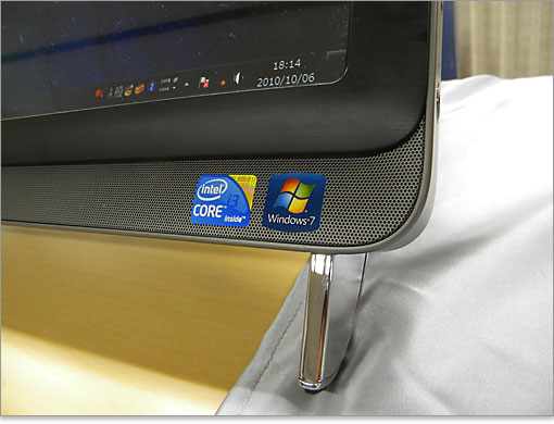 CPUとWindows7のブランドシール。