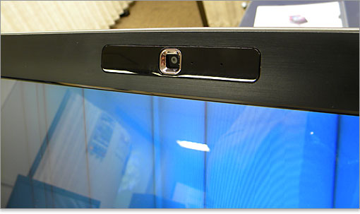 200万画素Webカメラを搭載。