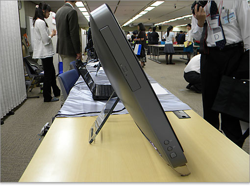 次は左側面のインターフェース