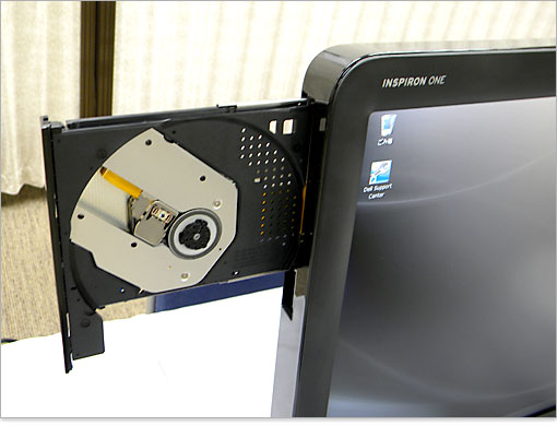 光学ドライブはトレイ式