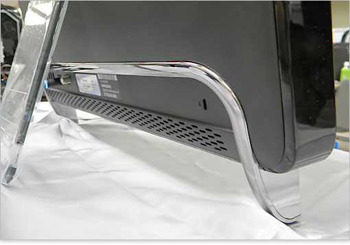 背面最下部にインターフェース