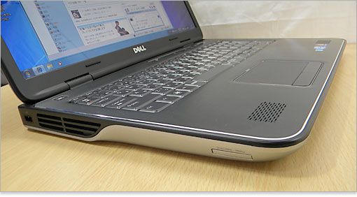 規格対応カードスロットを装備