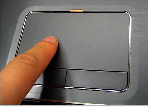 上部にオレンジのライト