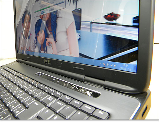 下半分のベゼル部分