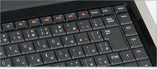 Studio 15のキーボードは、指にフィット