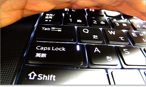 バックライト付きキーボード