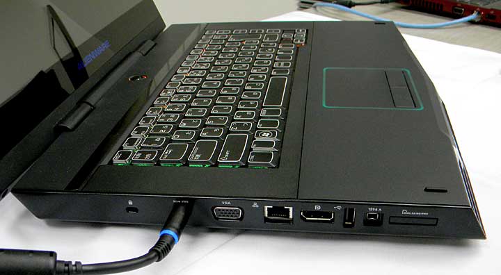 Alienware M15xの左側面